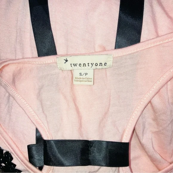 Y2K VTG Forever 21 Pink Racerback Tank Top Black Sequin Bow Coquette Girl Sz S - Picture 4 of 5